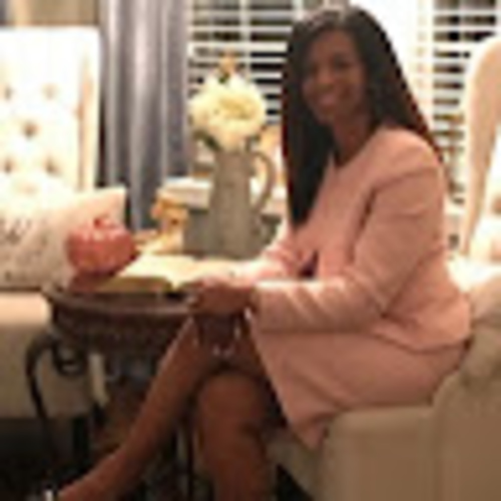 Meet your Posher, Lisette lauren
